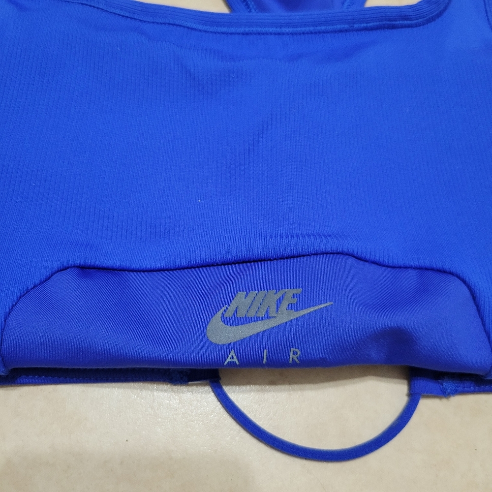Nike Women’s Sports Bra Dri-Fit Blue M With Pocket And Black Swoosh Logo - Picture 2 of 8
